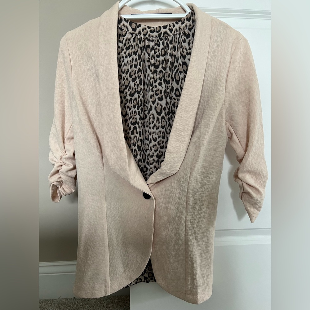 Blazer - Picture 5 of 6